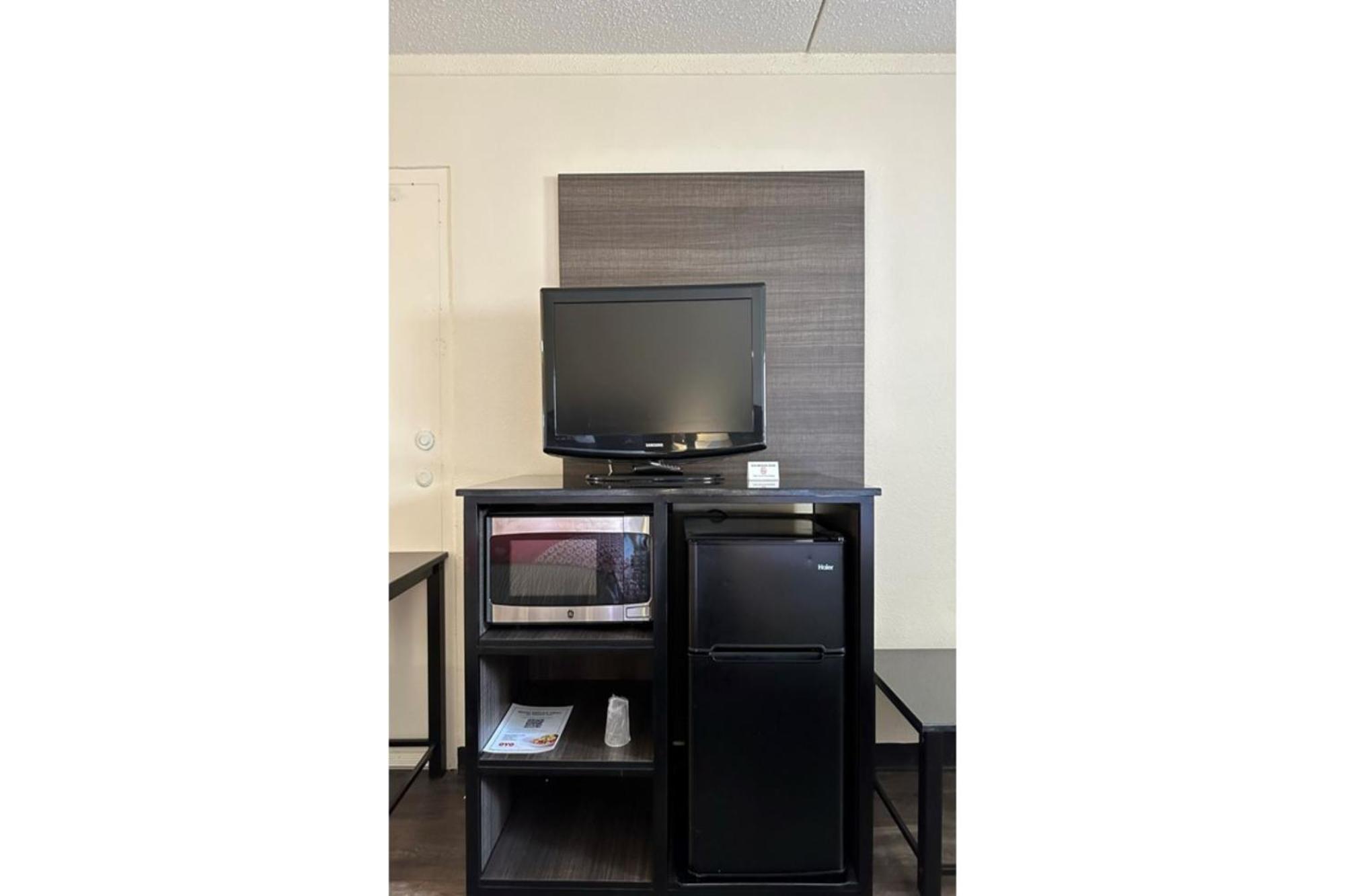 Oyo Hotel San Antonio Lackland Afb Seaworld Hwy 90 W Exterior foto